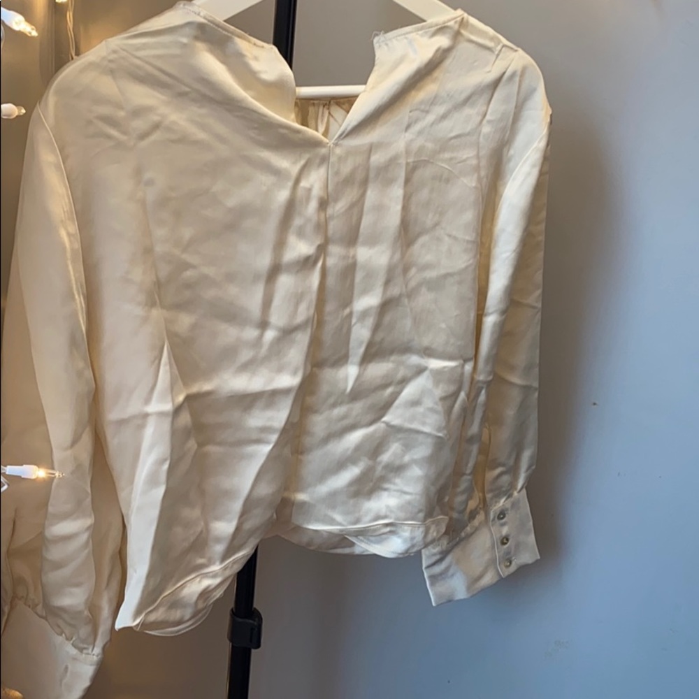 Blouse - Picture 2 of 3